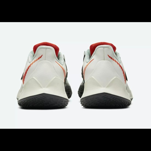 Nike Kyrie 3 Low Men's Basketball Shoes CJ1286 - Picture 4 of 6